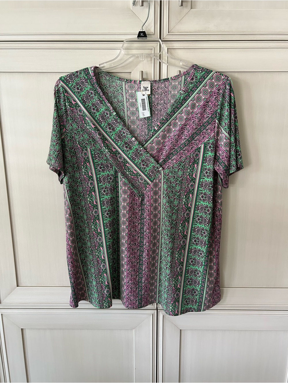 Sew In Love Short Sleeve V-Neck Print Top in Purple and Green